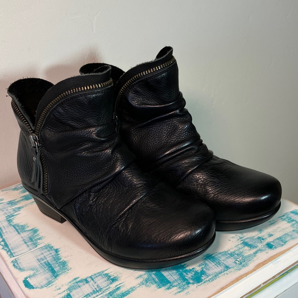 Abeo Calla Black Leather Ankle Booties with Zippers